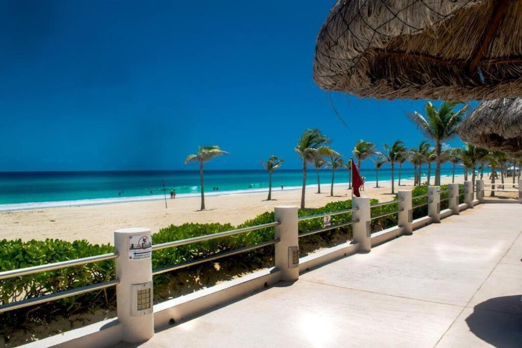 Ocean View Apartment, Best Beach Area, 3 Bedrooms Cancun Bagian luar foto